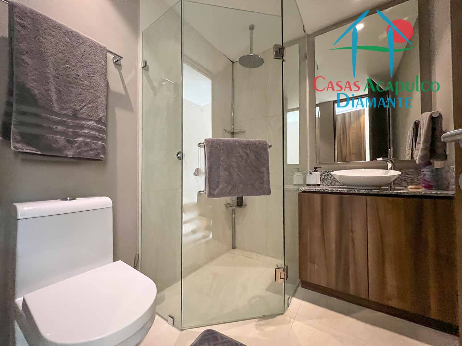 La Isla Fiji Y3 - Baño completo de visitas 1